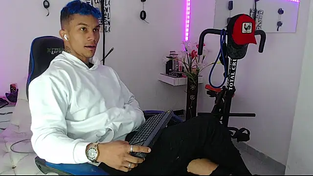 Leonard Price online show from 03/13/25, 02:01