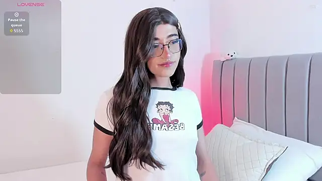 Lararose01 online show from 11/10/25, 04:22