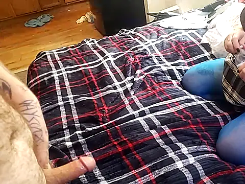 Snapshot of esadmisfit1 chatting on 03/22/25, 08:26 esadmisfit1 online show from 03/22/25, 08:26