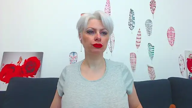 ForeverBarbie  online show from 11/16/25, 11:43