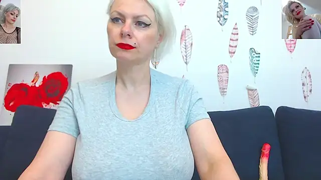 Snapshot of ForeverBarbie_ chatting on 07/09/26, 01:42 ForeverBarbie online show from 07/09/26, 01:42