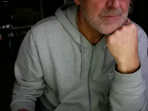 Snapshot of Traumsommer2 chatting on 12/11/24, 02:22 Traumsommer2 online show from 12/11/24, 02:22