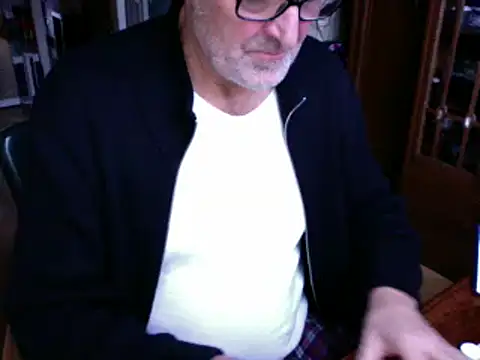 Snapshot of Traumsommer2 chatting on 12/23/24, 08:33 Traumsommer2 online show from 12/23/24, 08:33