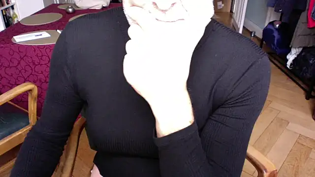 Snapshot of Traumsommer2 chatting on 01/10/25, 11:22 Traumsommer2 online show from 01/10/25, 11:22
