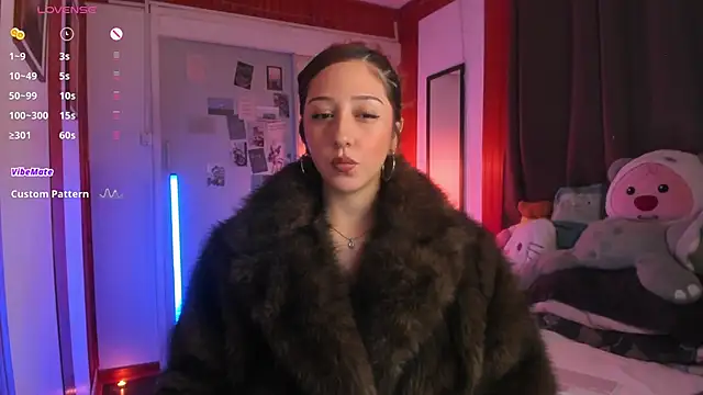 Snapshot of HeyTati chatting on 06/12/26, 12:31 HeyTati online show from 06/12/26, 12:31