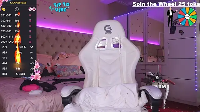 Alicia007 online show from 12/30/24, 11:15