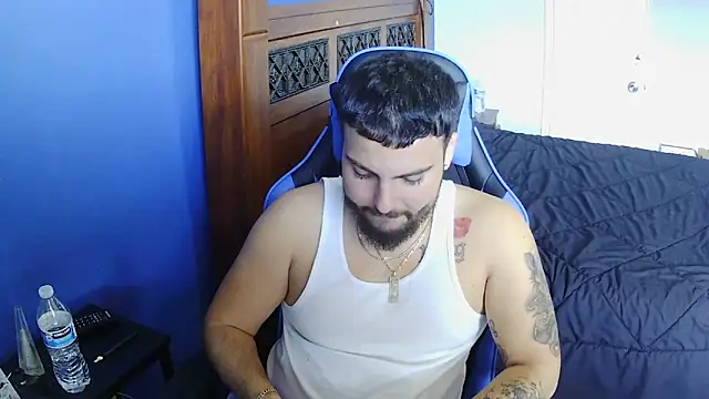 Snapshot of MasterKvn chatting on 02/21/25, 04:16 MasterKvn online show from 02/21/25, 04:16