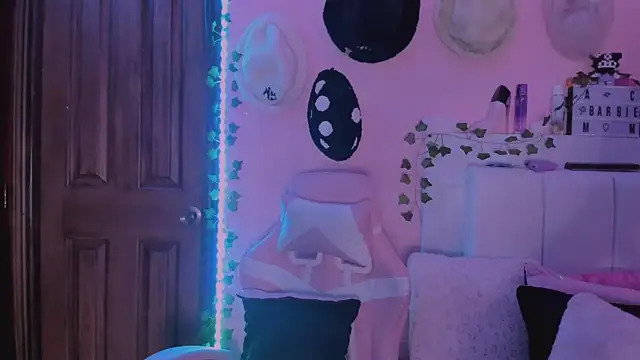 gabyye capprins online show from 10/08/25, 12:19