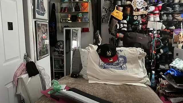 joeytatts66 online show from 02/18/26, 02:51