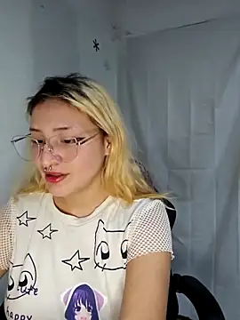 sadnessgyall online show from 03/23/25, 07:31