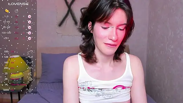 Snapshot of Kolette_Gray chatting on 11/18/25, 03:49 Kolette Gray online show from 11/18/25, 03:49