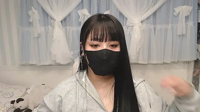 Snapshot of yua0727 chatting on 05/25/26, 02:01 yua0727 online show from 05/25/26, 02:01