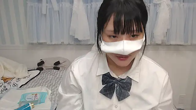 Snapshot of yua0727 chatting on 06/05/26, 01:50 yua0727 online show from 06/05/26, 01:50