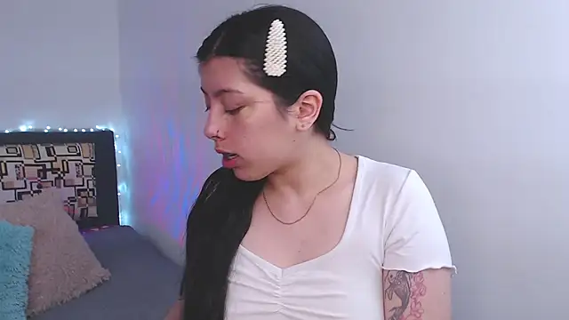 iam emy online show from 10/27/25, 08:02