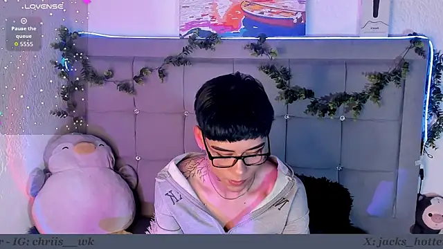 Snapshot of jacks_hotter chatting on 07/04/26, 02:51 jacks hotter online show from 07/04/26, 02:51