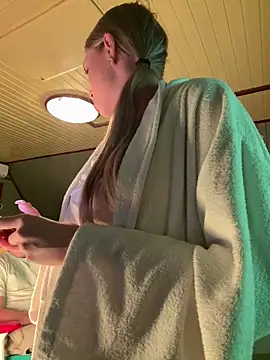 Snapshot of Alice1_secret chatting on 11/08/25, 03:45 Alice1 secret online show from 11/08/25, 03:45