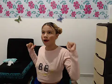 Snapshot of Naomi991 chatting on 01/03/25, 08:11 Naomi991 online show from 01/03/25, 08:11