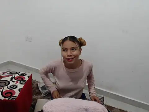 Snapshot of Naomi991 chatting on 02/17/25, 03:20 Naomi991 online show from 02/17/25, 03:20