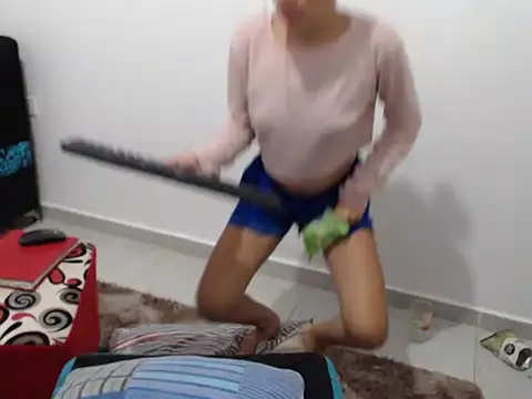 Snapshot of Naomi991 chatting on 02/20/25, 02:46 Naomi991 online show from 02/20/25, 02:46