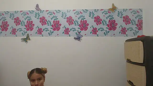 Snapshot of Naomi991 chatting on 03/05/25, 03:07 Naomi991 online show from 03/05/25, 03:07