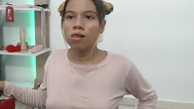 Snapshot of Naomi991 chatting on 09/26/25, 09:30 Naomi991 online show from 09/26/25, 09:30