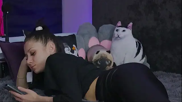 Kathleen Meow online show from 12/12/24, 10:24