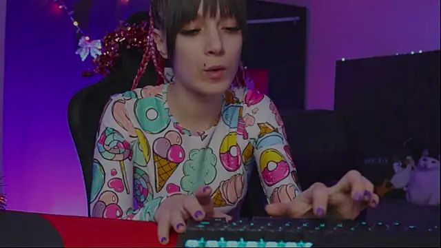 Kathleen Meow online show from 01/01/25, 06:27