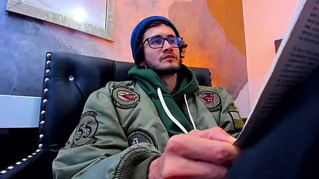 Loggan donnelly online show from 12/29/24, 08:15