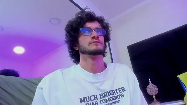 Loggan donnelly online show from 01/02/25, 11:49