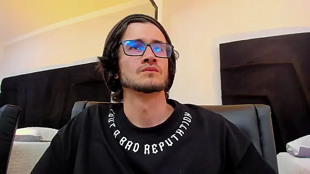 Loggan donnelly online show from 01/25/25, 11:11