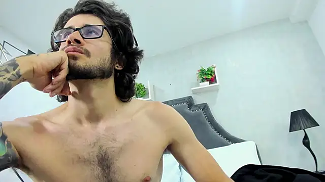 Loggan donnelly online show from 03/14/25, 11:32