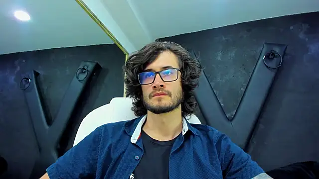 Loggan donnelly online show from 03/19/25, 08:22