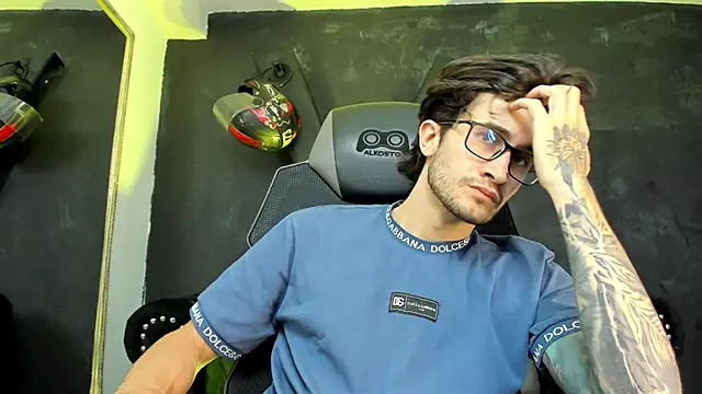 Loggan donnelly online show from 09/10/25, 09:15