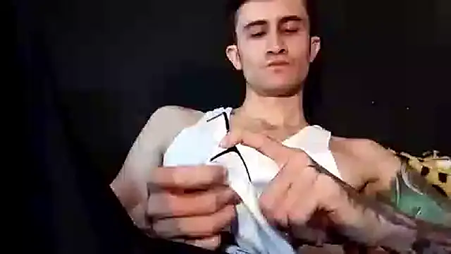 Loggan donnelly online show from 11/28/25, 09:06