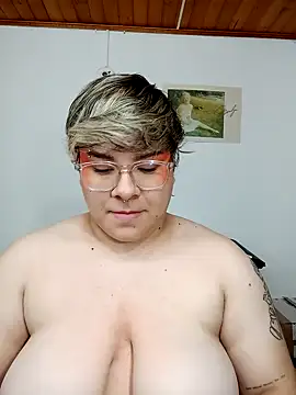 Snapshot of amalia_love chatting on 02/09/25, 08:22 amalia love online show from 02/09/25, 08:22