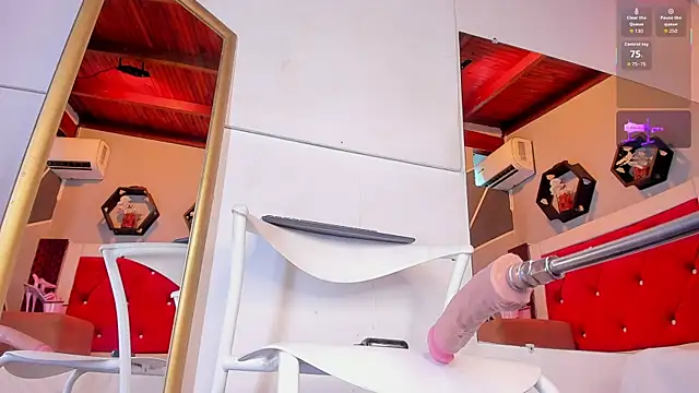 BritannyClaire online show from 11/08/25, 09:46