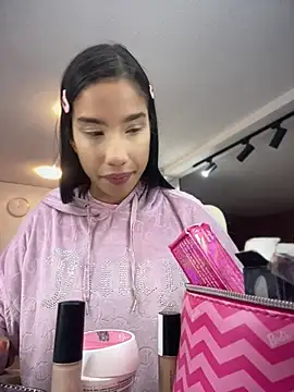 Snapshot of Praga_Pink chatting on 06/12/26, 06:12 Praga Pink online show from 06/12/26, 06:12