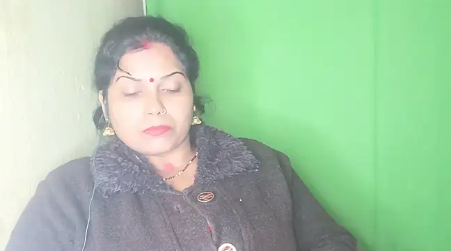 Snapshot of mamoni91 chatting on 12/27/24, 04:54 mamoni91 online show from 12/27/24, 04:54