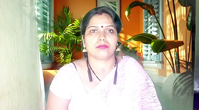 Snapshot of mamoni91 chatting on 02/15/25, 04:14 mamoni91 online show from 02/15/25, 04:14