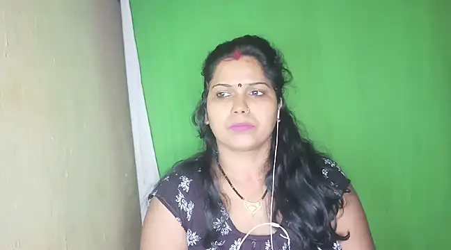 Snapshot of mamoni91 chatting on 02/21/25, 03:23 mamoni91 online show from 02/21/25, 03:23