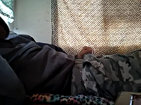 Cantufamily1979 online show from 11/30/25, 02:32