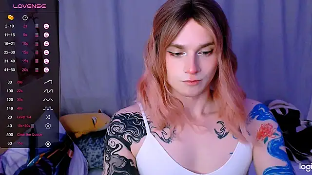 Snapshot of Alice_Hells chatting on 04/30/26, 04:46 Alice Hells online show from 04/30/26, 04:46