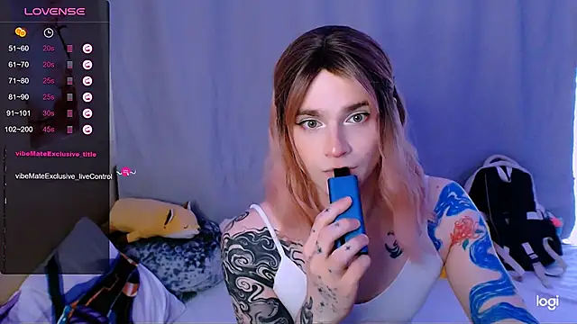 Snapshot of Alice_Hells chatting on 06/05/26, 06:20 Alice Hells online show from 06/05/26, 06:20