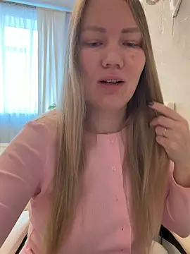 LianaCruz   online show from 04/10/26, 04:39