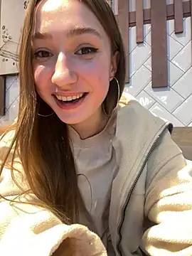 Lia  Love online show from 12/10/24, 04:17