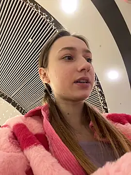 Lia  Love online show from 12/27/24, 12:12