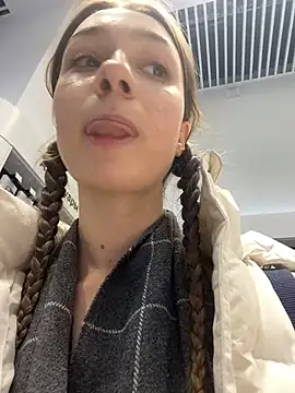 Lia  Love online show from 01/06/25, 04:13