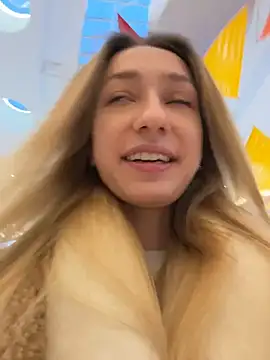 Lia  Love online show from 11/27/25, 12:29