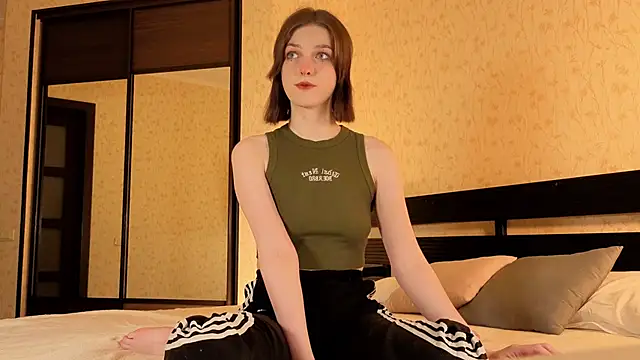 Sweet Paradox online show from 11/29/25, 12:13