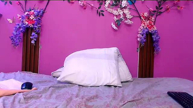 analdeepalejandra18 online show from 09/15/25, 07:14